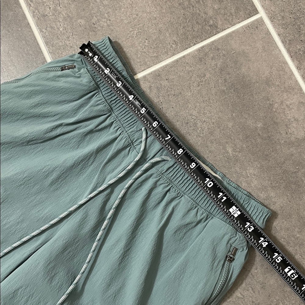 Athleta Cropped Sage-Green Drawstring Waist Pants - Picture 4 of 9